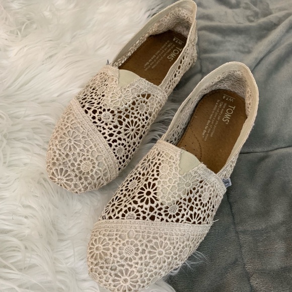 toms moroccan crochet white
